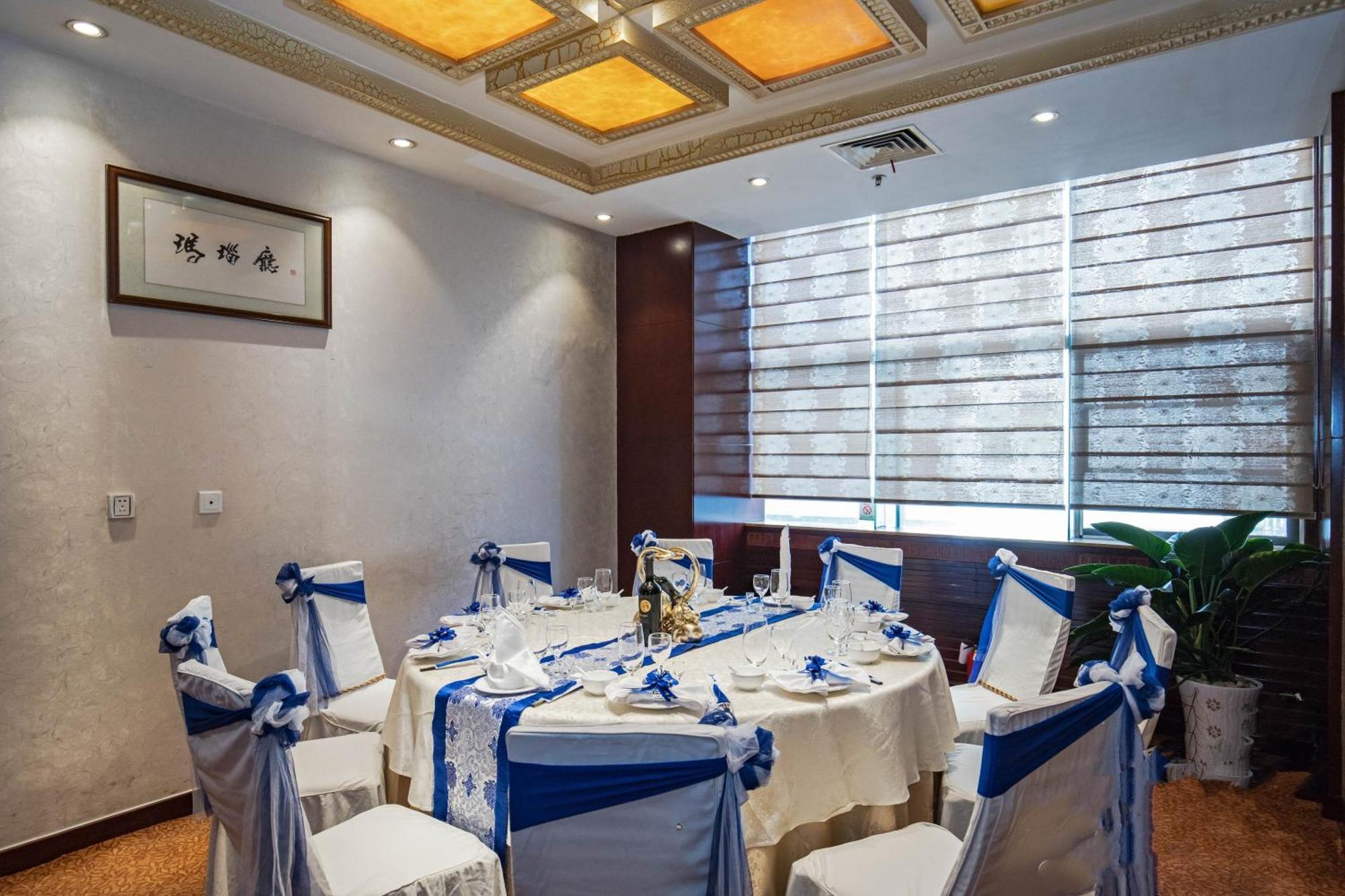 Kunming Golden Spring Hotel Exterior photo