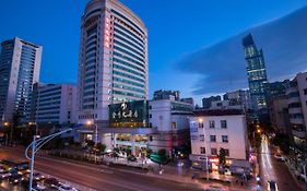 Kunming Golden Spring Hotel